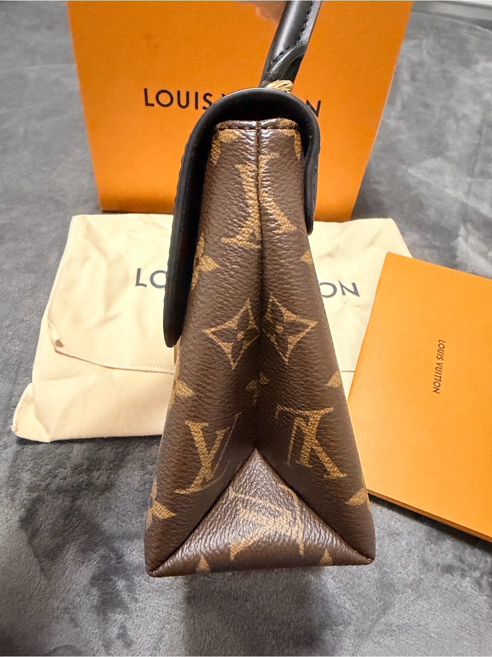 Louis Vuitton Locky BB - Picture 7 of 13